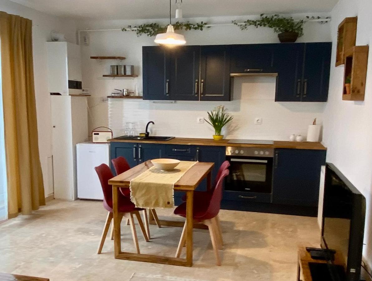 Helga'S Place Premium 1 Bedroom Condo Cluj-Napoca Eksteriør bilde